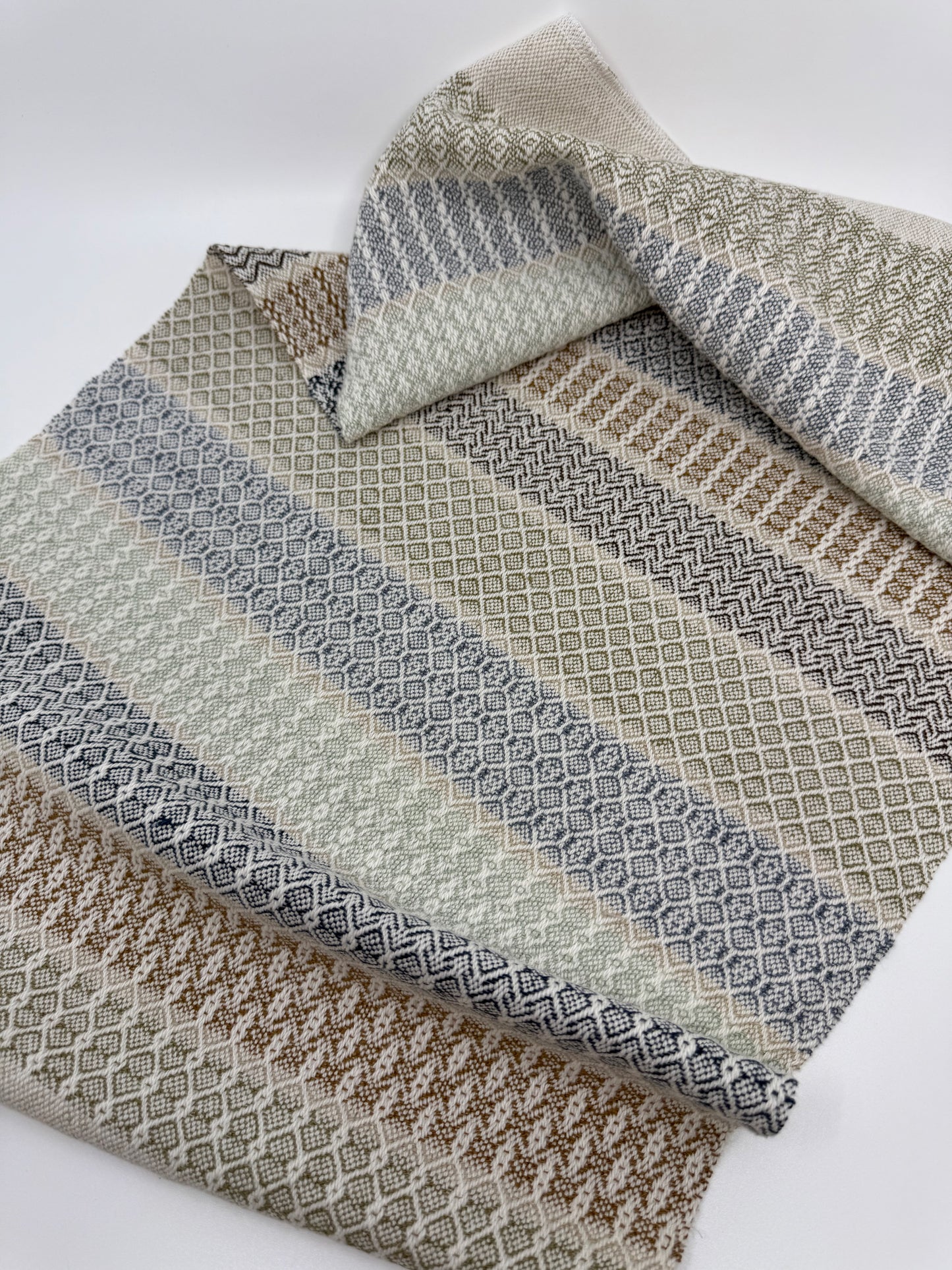 Weave-a-Towel - No setup - Weave on Louet Spring II