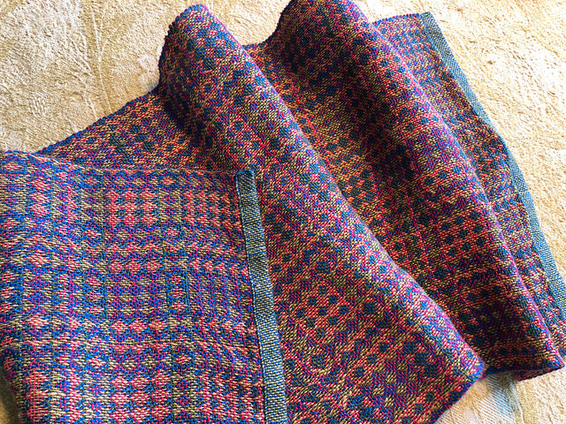 Diamond Dazzle Euroflax Table Runner Yarn Kit